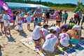 Sprzatamy plaze w Gdyni. Barefoot Projekt Czysta Plaża